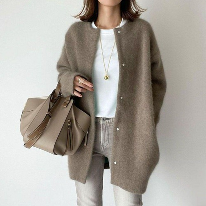 Chloé | Elegant Cardigan