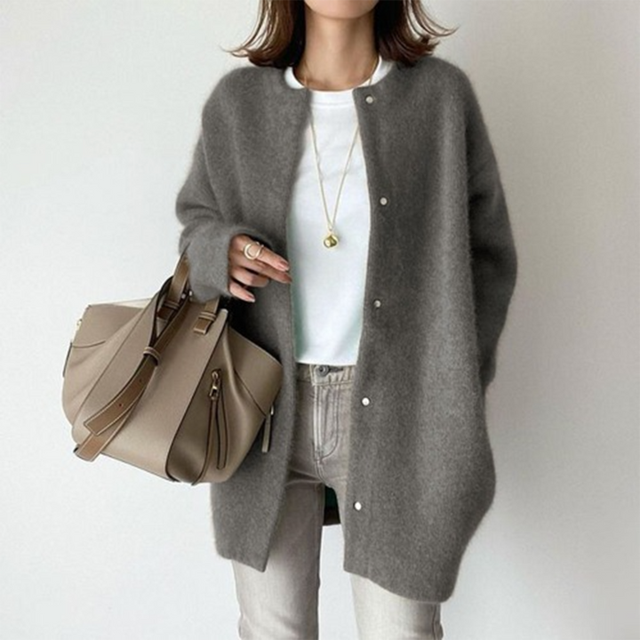 Chloé | Elegant Cardigan